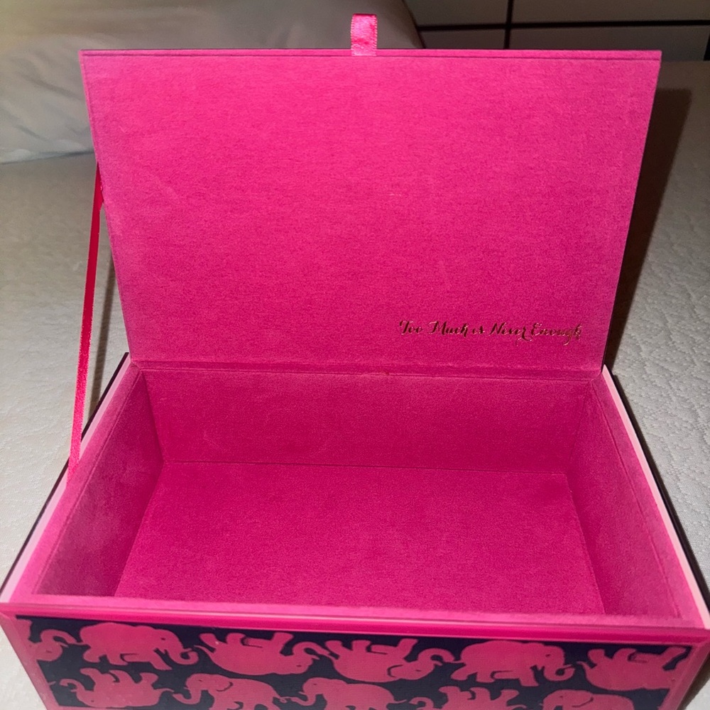 Lilly Pulitzer Large Pink Blue Elephant Glass Jewelry Box Tusk In Sun - Picture 2 of 2